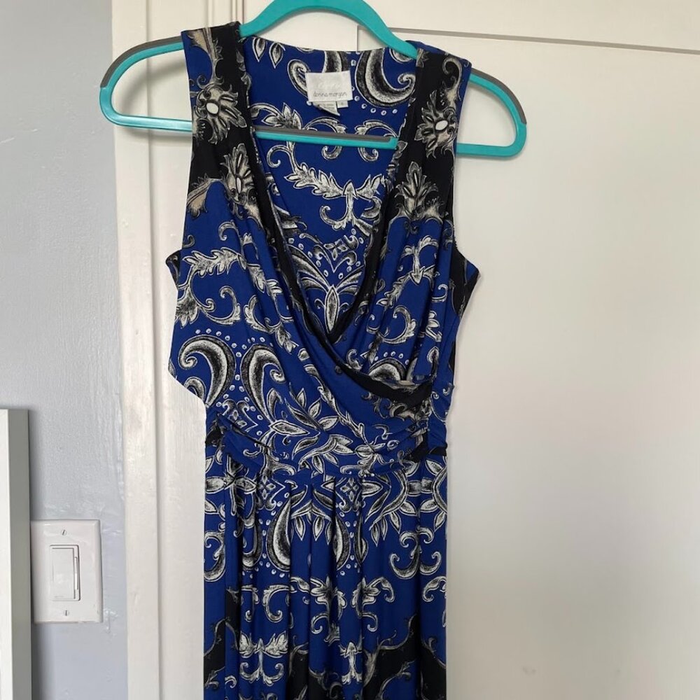 Blue patterned dress size 6
